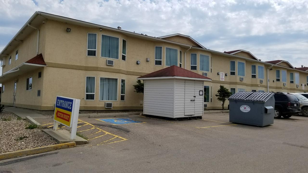 Western Budget Motel Cold Lake Экстерьер фото