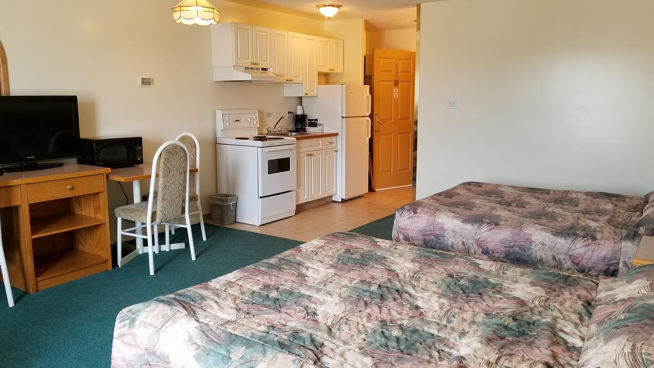 Western Budget Motel Cold Lake Экстерьер фото