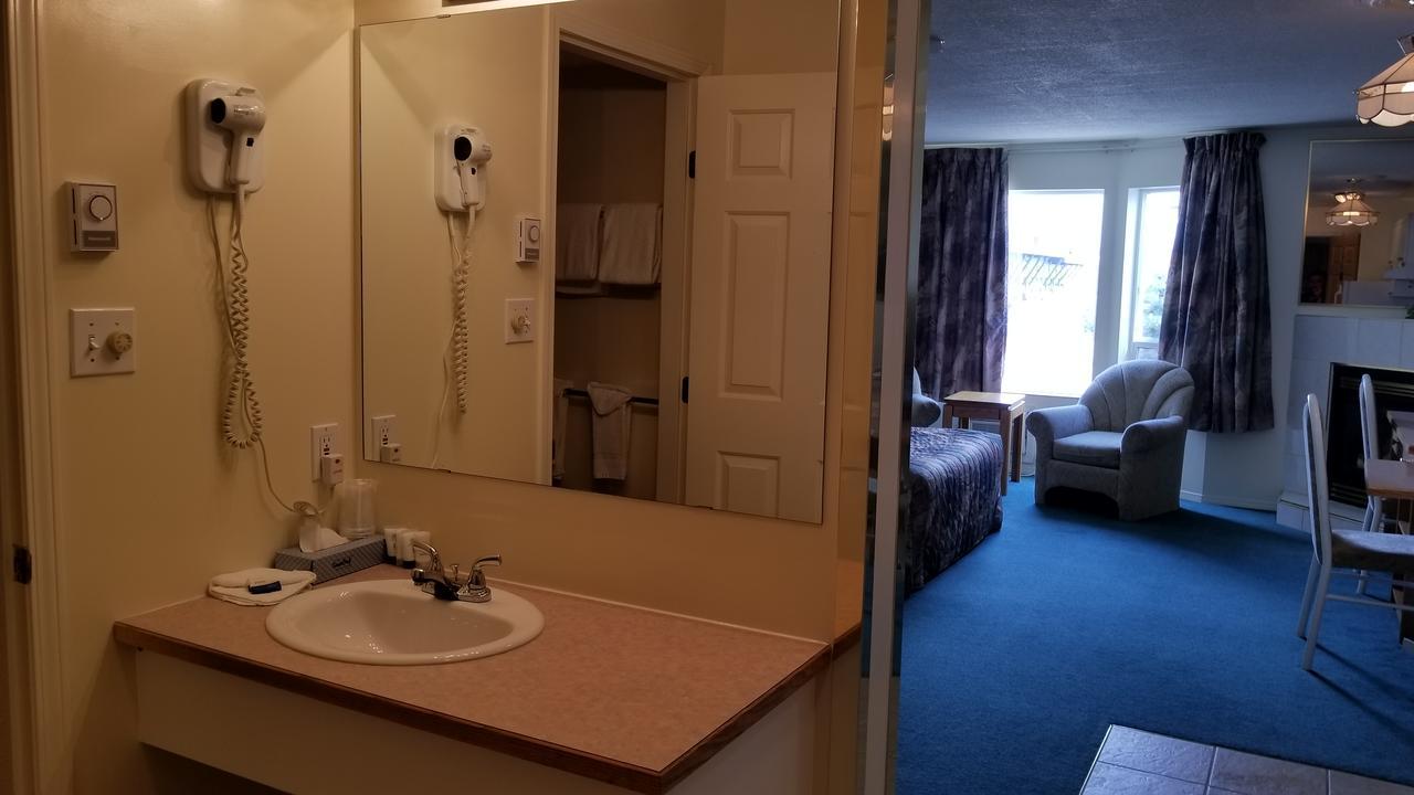 Western Budget Motel Cold Lake Экстерьер фото